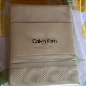 NWOT Calvin Klein Home Pair of King pillowcases